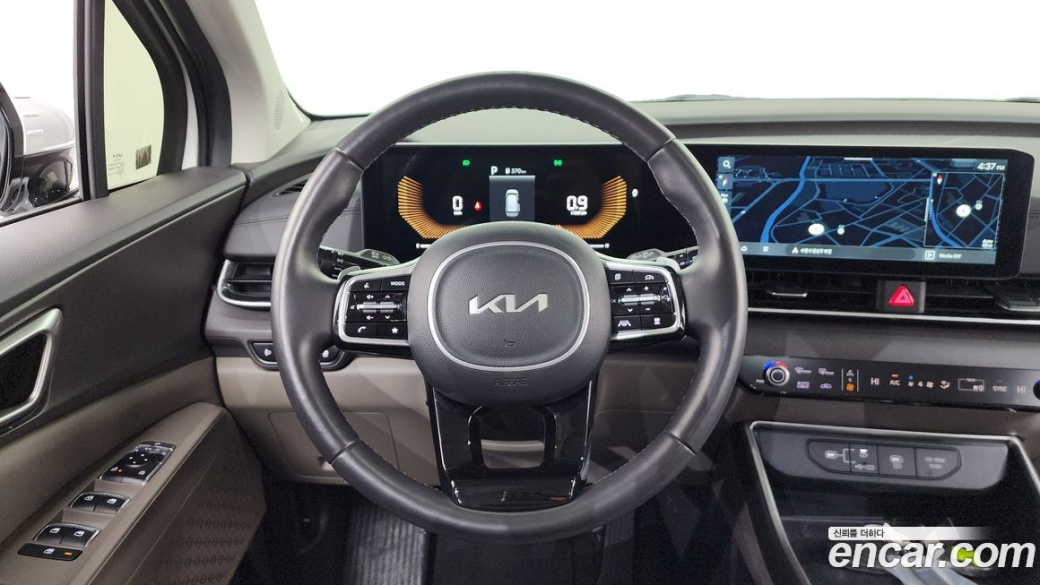 Kia Carnival 9-Seater Prestige, 2024