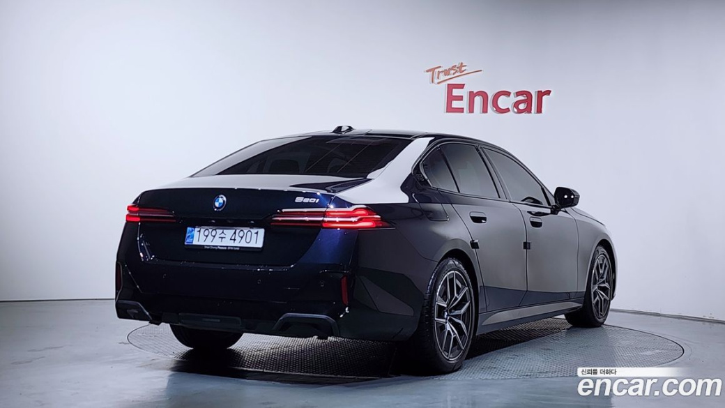 BMW 5-Series 520i M Sport, 2024
