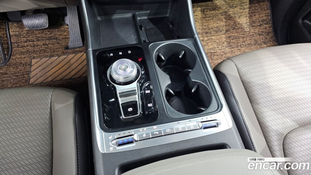 Kia Carnival 9-Seater Signature, 2025
