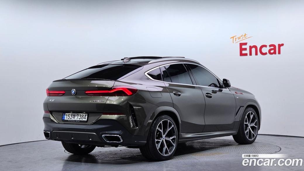 BMW X6 xDrive40i M Sport, 2022