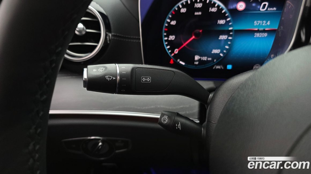 Mercedes-Benz E-Class E350 4MATIC AMG Line, 2023