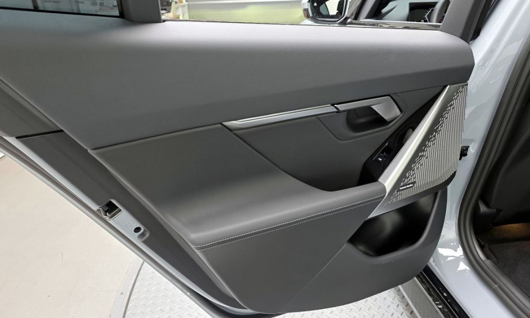 BMW 5-Series 520i M Sport, 2025