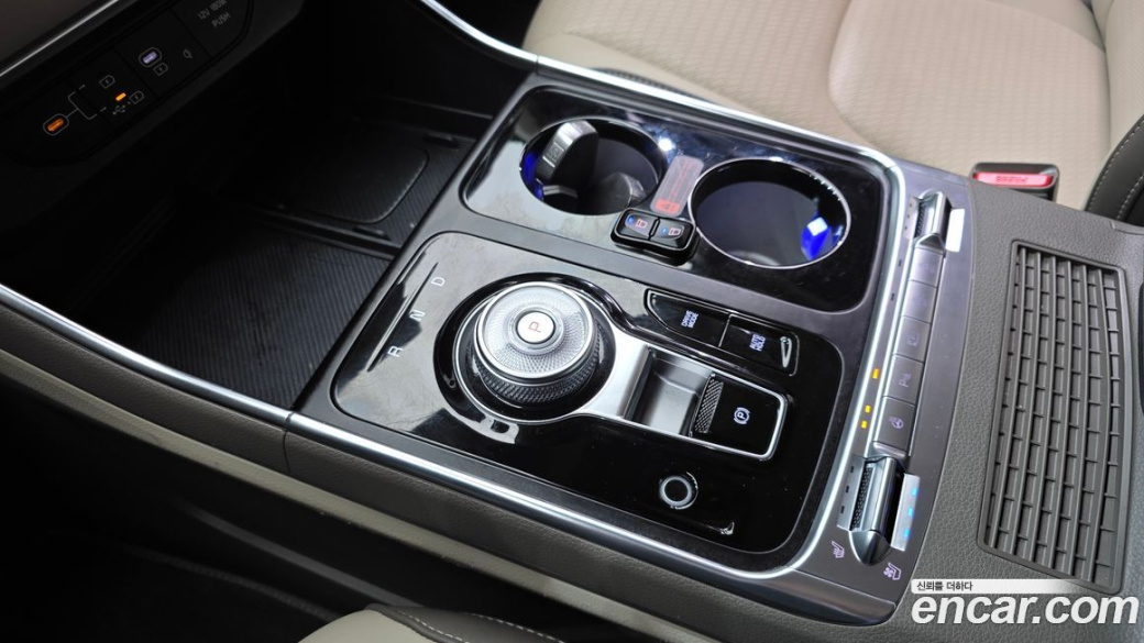 Kia Carnival 9-Seater Hi Limousine, 2024