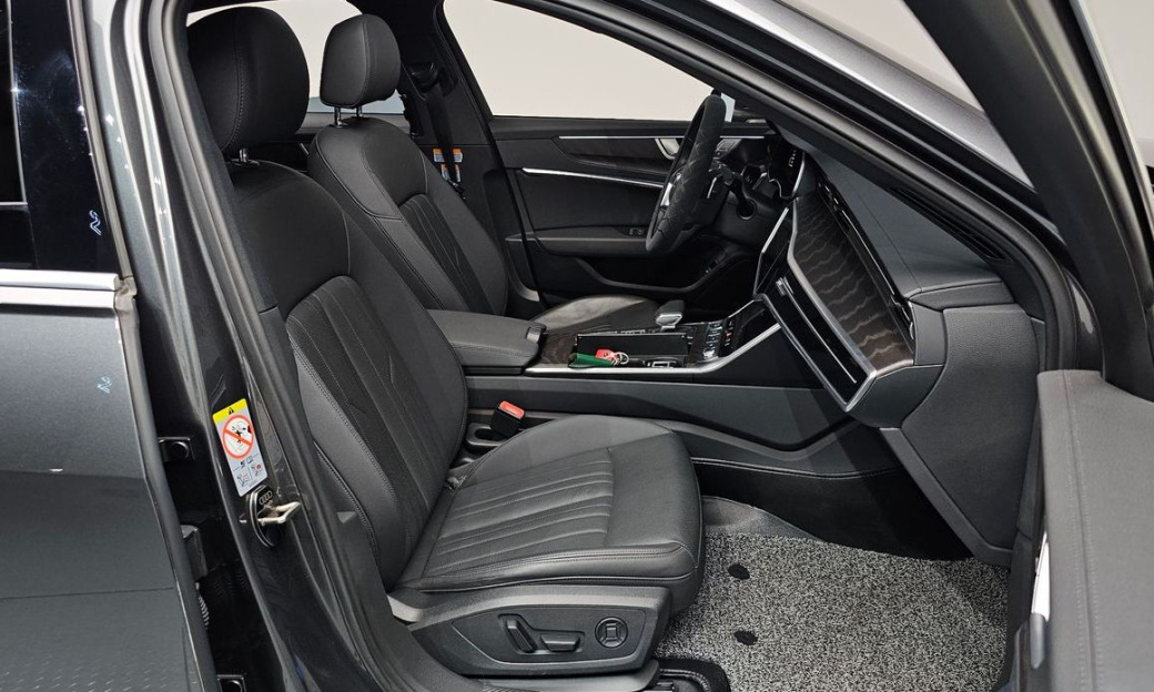 Audi A6 45 TFSI Premium, 2022