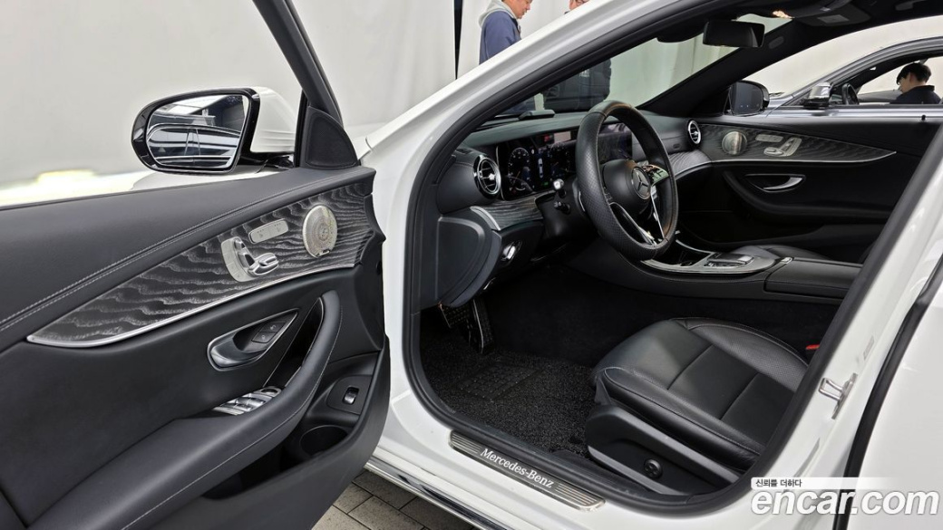 Mercedes-Benz E-Class E350 4MATIC Exclusive, 2023
