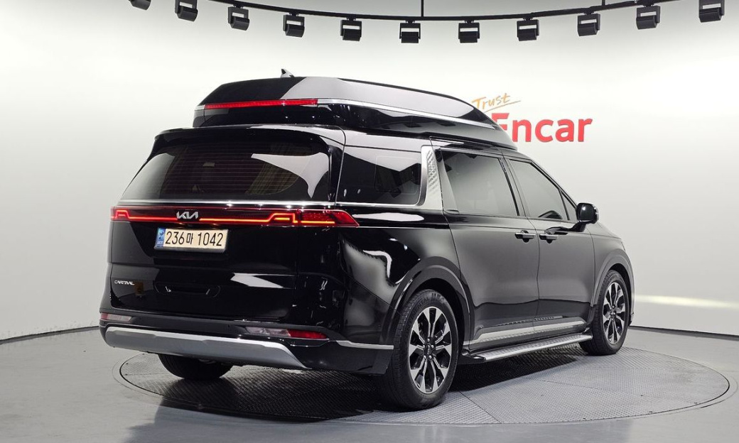 Kia Carnival 9-Seater Hi-Limousine, 2023