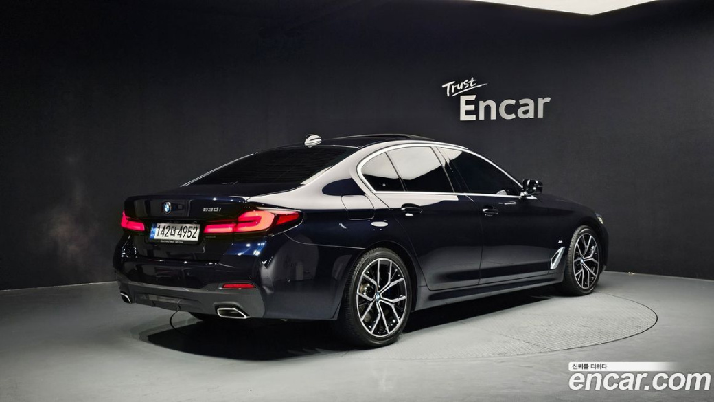BMW 5-Series 530i M Sport Package, 2023