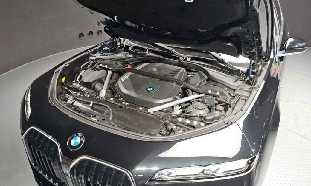 BMW 7-Series 740i xDrive M Sport, 2024