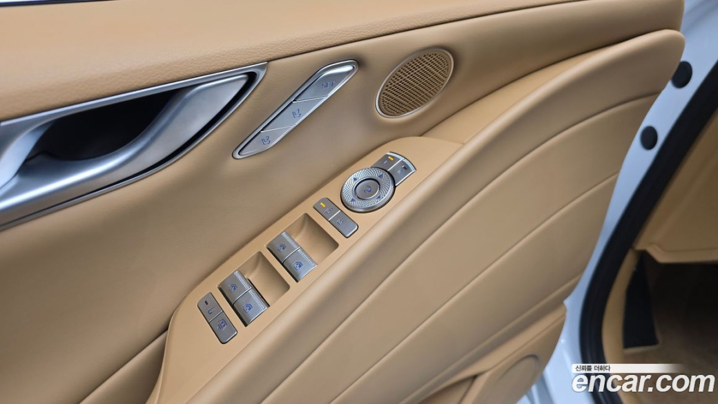 Genesis G80 Gasoline 2.5 Turbo AWD, 2025
