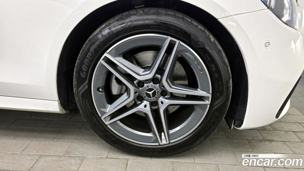 Mercedes-Benz E-Class E250 AMG Line, 2023