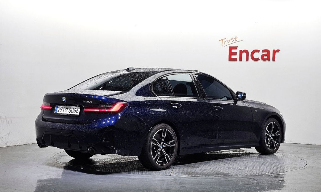 BMW 3-Series 320i M Sport, 2025