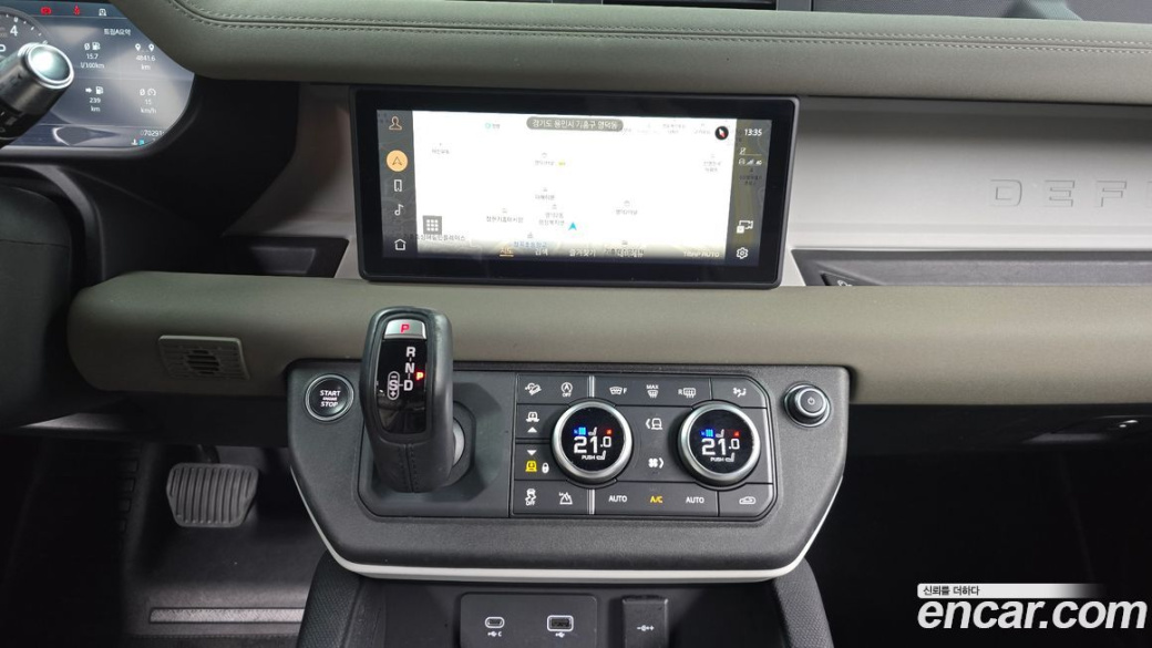 Land Rover Defender 110 P300 X-Dynamic SE, 2022
