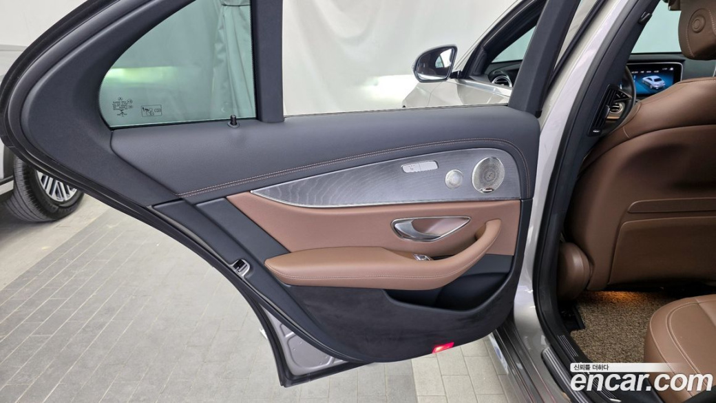 Mercedes-Benz E-Class E350 4MATIC Avantgarde, 2022