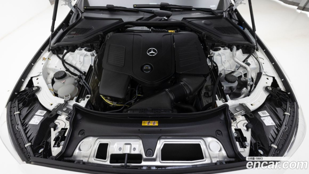 Mercedes-Benz E-Class E200 AMG Line, 2026