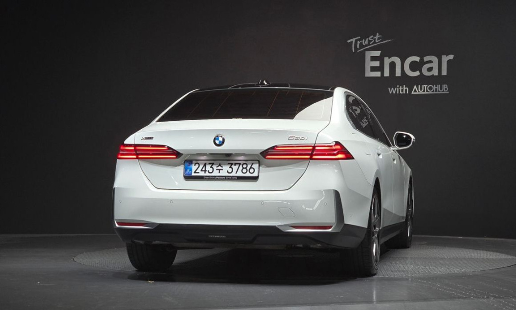 BMW 5-Series 530i xDrive, 2026
