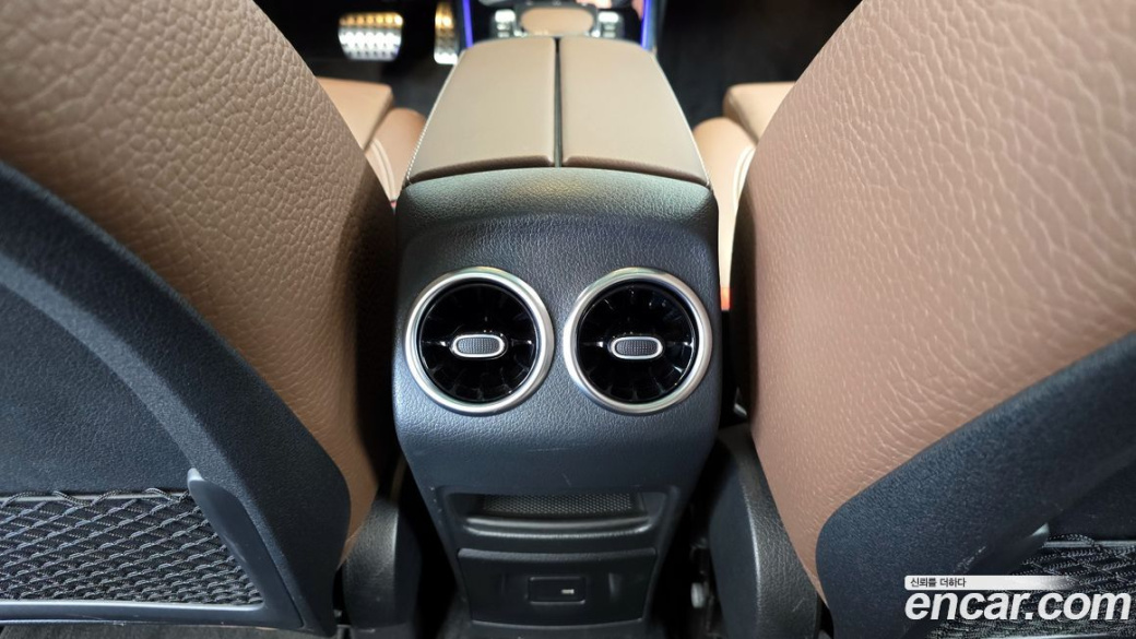 Mercedes-Benz GLB-Class AMG GLB35 4MATIC, 2021