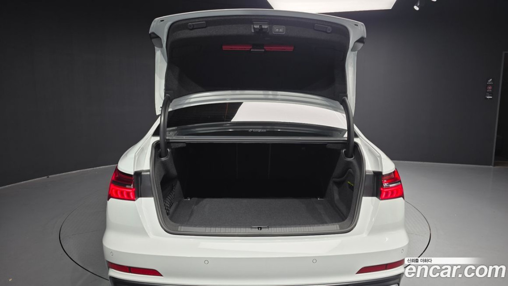 Audi A6 45 TFSI Quattro Premium, 2023
