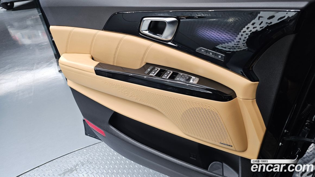 Kia Carnival 9-Seater Signature, 2023