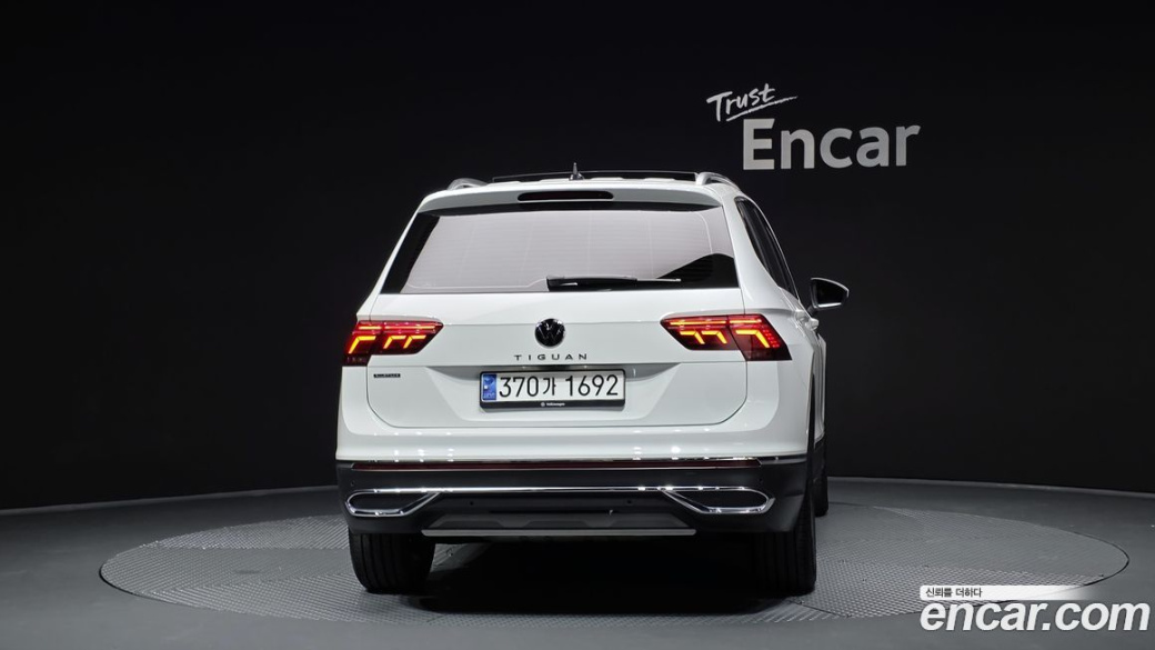 Volkswagen Tiguan 2.0 TSI Prestige, 2023