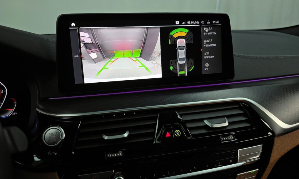 BMW 5-Series 520i M Sport, 2023