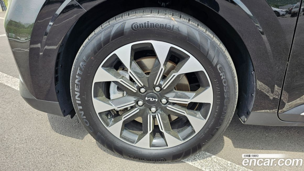 Kia Carnival 9-Seater Signature, 2023