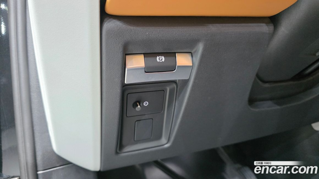 Land Rover Defender 110 P300 X-Dynamic SE, 2024