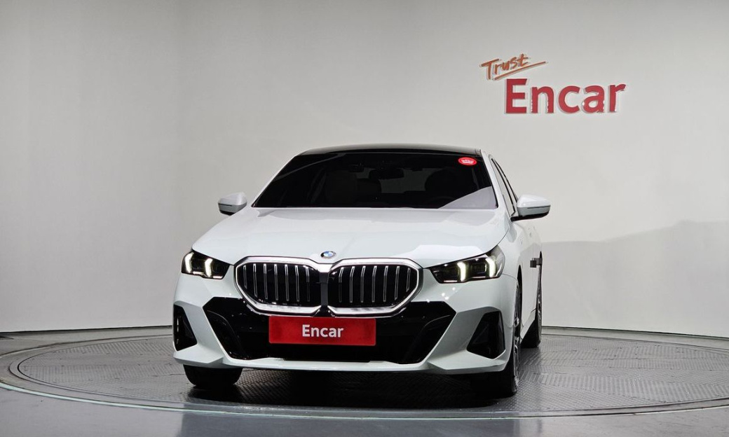BMW 5-Series 520i M Sport, 2025