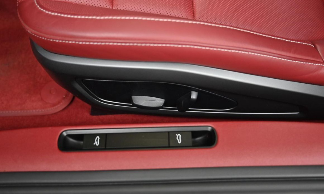Porsche 911 Carrera, 2024
