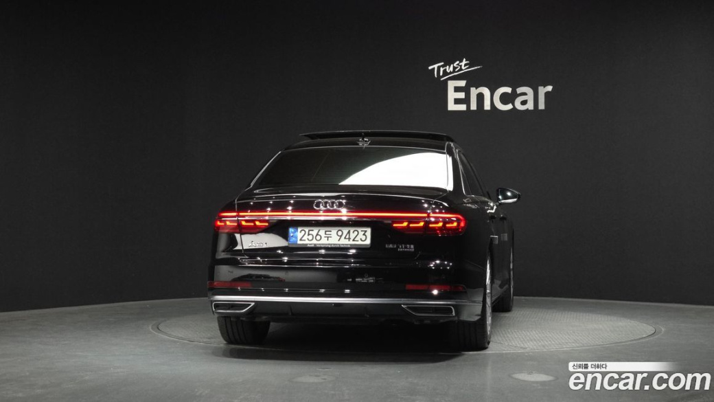 Audi A8 55 TFSI Quattro LWB, 2021
