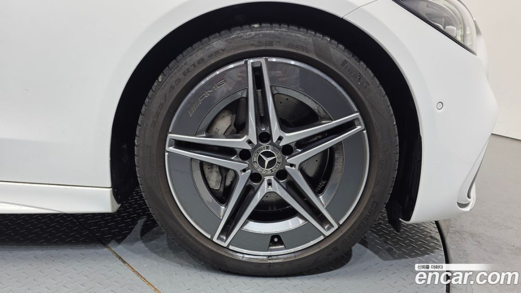 Mercedes-Benz C-Class C200 AMG Line, 2025
