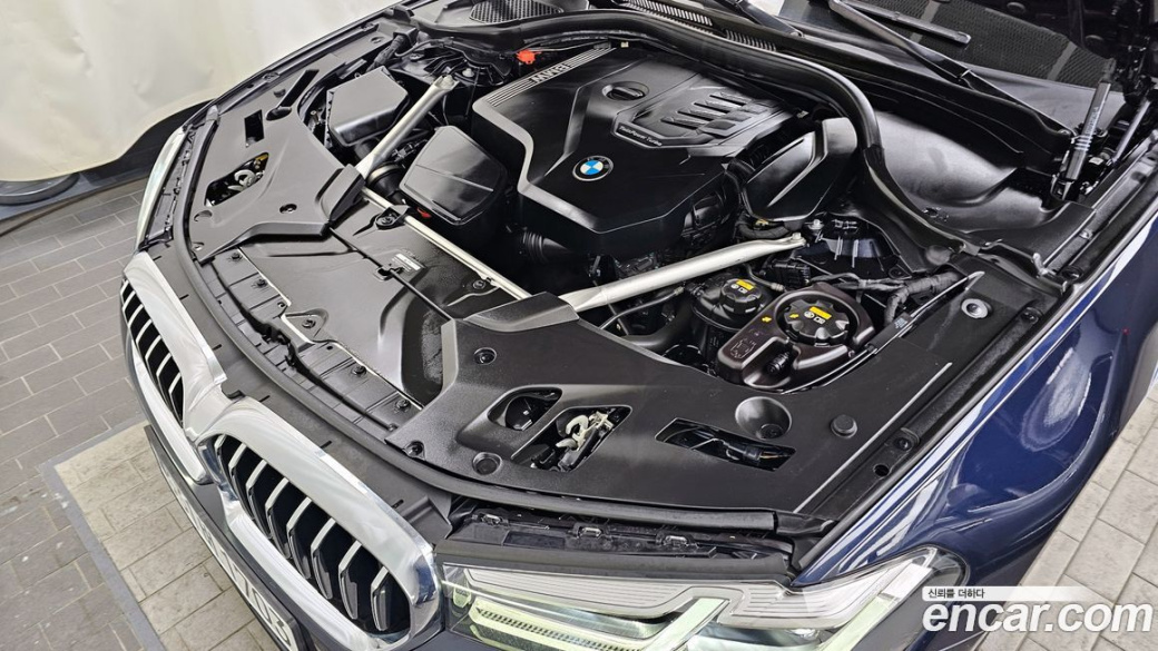 BMW 5-Series 520i M Sport, 2022
