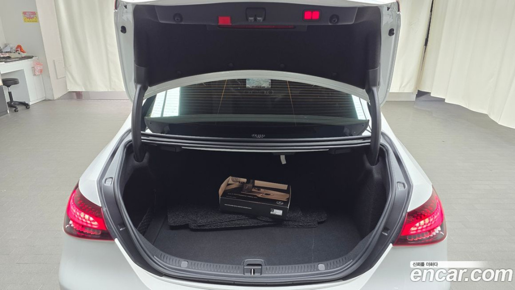Mercedes-Benz E-Class E350 4MATIC AMG Line, 2022