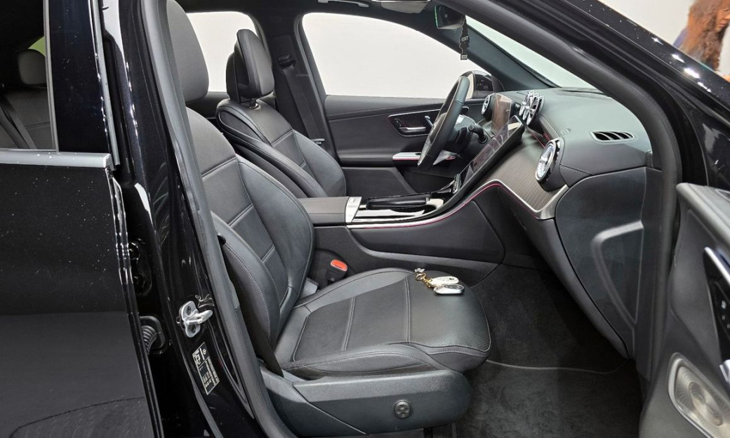 Mercedes-Benz GLC-Class GLC 300 4MATIC Avantgarde, 2025