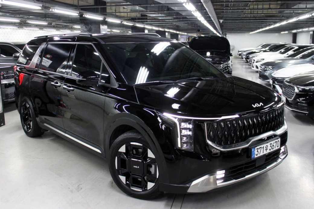 Kia Carnival 9-Seater Noblesse, 2024