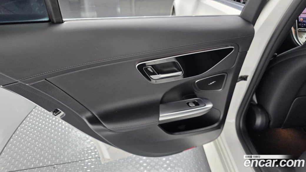 Mercedes-Benz C-Class C300 4MATIC AMG Line, 2024