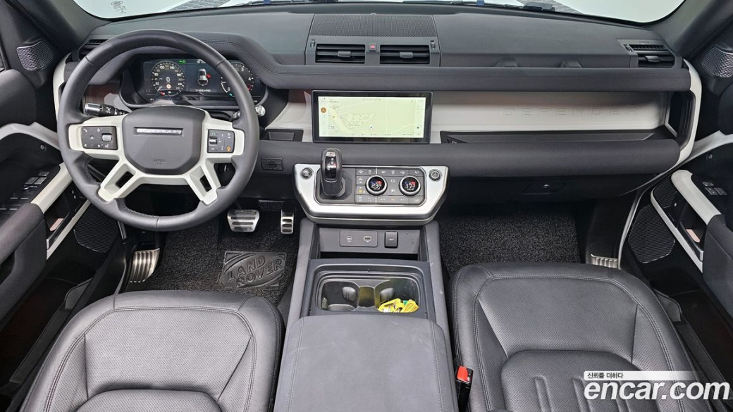 Land Rover Defender 110 D250 SE, 2022