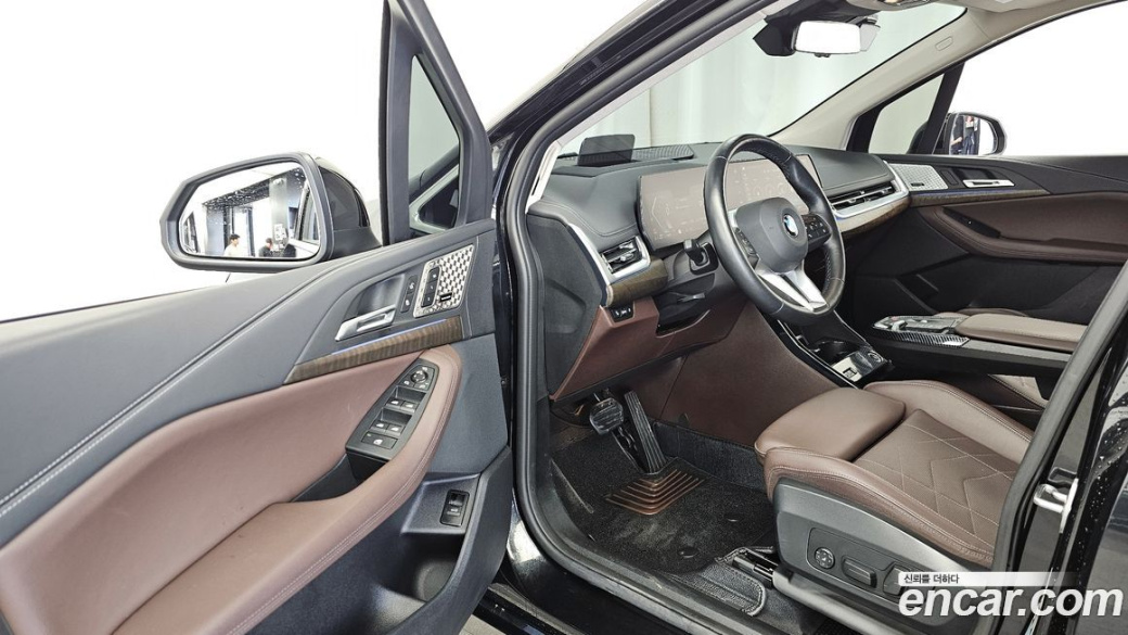 BMW 2-Series 218d Luxury, 2024