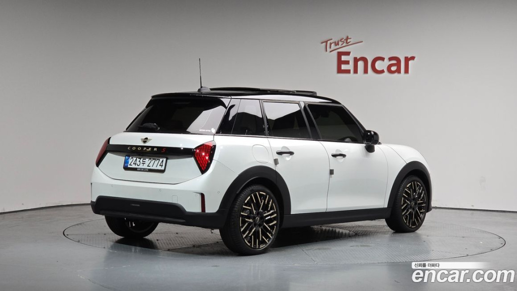 Mini Cooper 5 Door Favoured, 2025