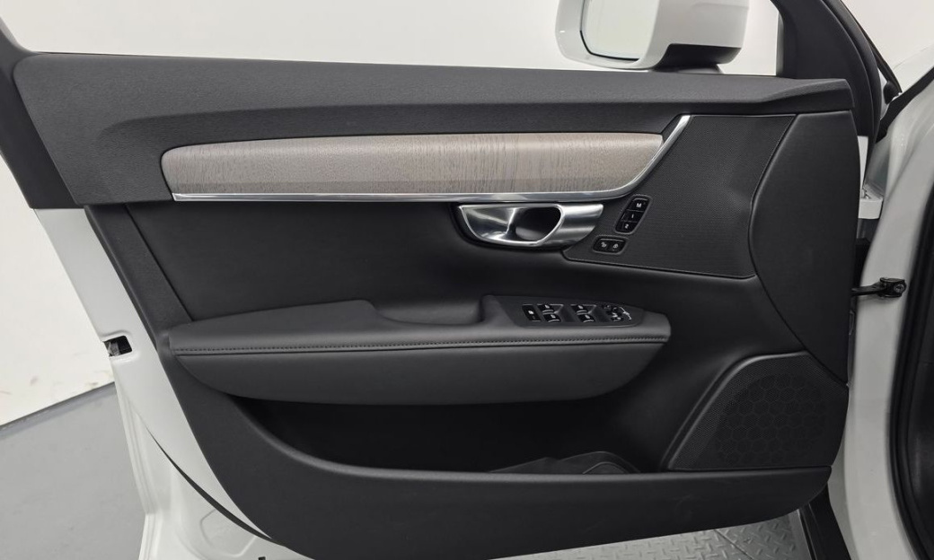 Volvo V90 B5 Plus AWD, 2025