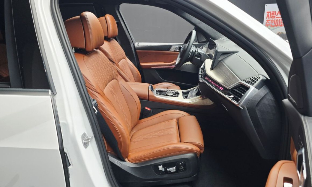 BMW X7 xDrive 40i Design Pure Excellence 6-Seater, 2025