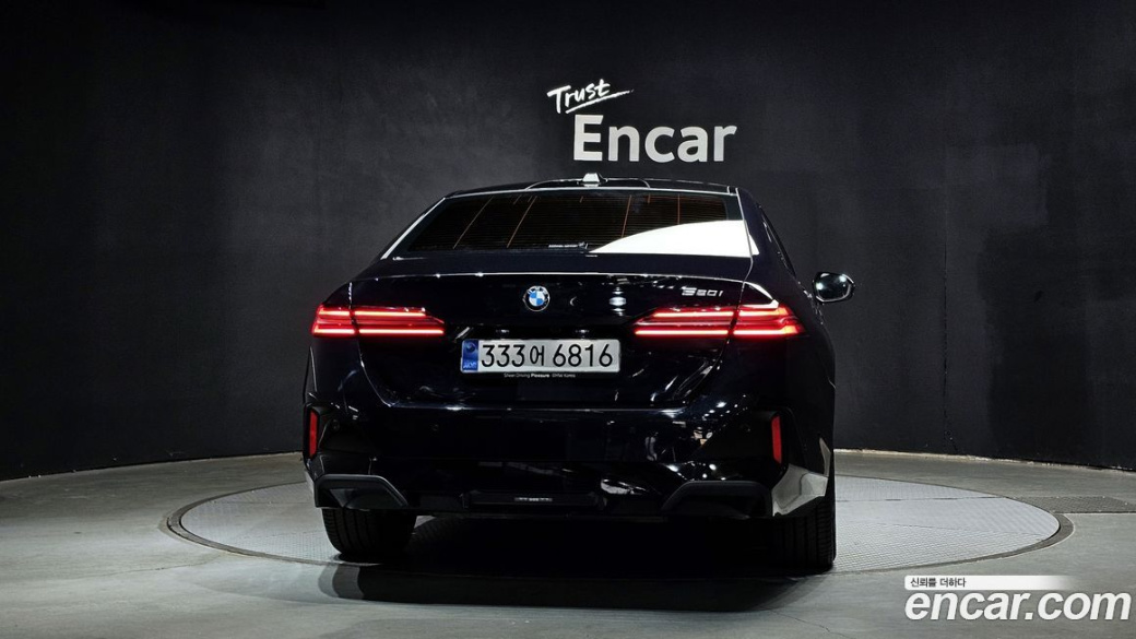 BMW 5-Series 520i M Sport, 2025