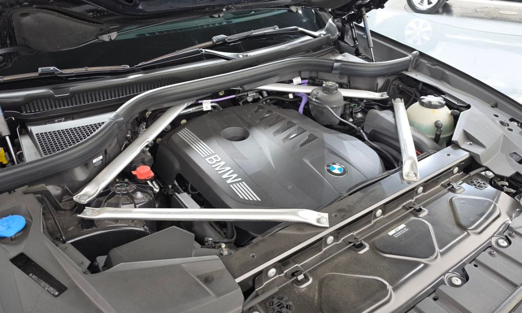 BMW X5 xDrive 40i M Sport, 2025