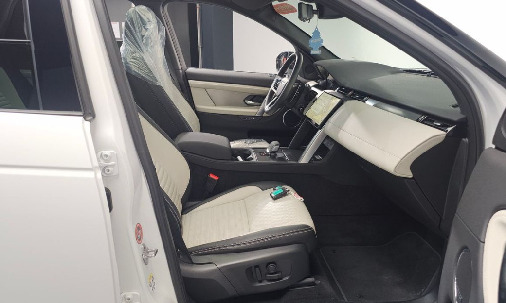 Land Rover Discovery Sport P250 Dynamic SE, 2024