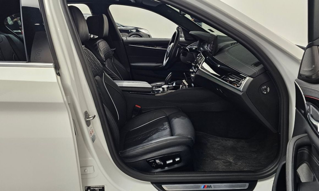 BMW 5-Series 530i M Sport Package, 2023