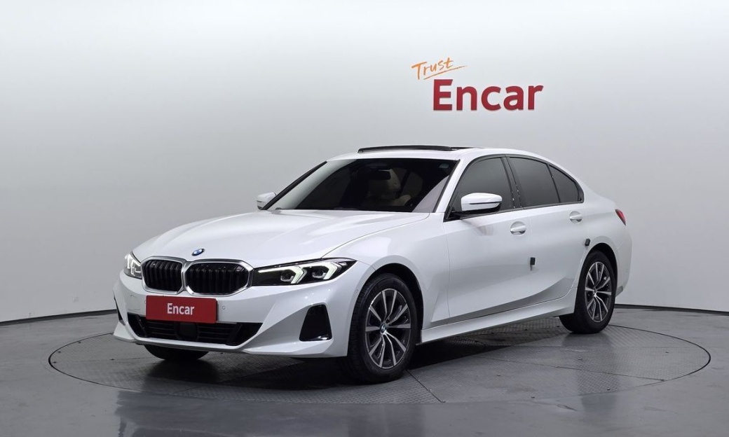 BMW 3-Series 320i, 2024