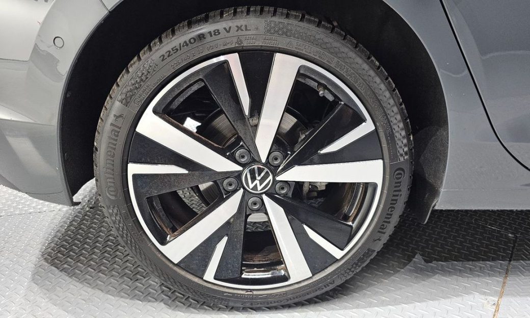 Volkswagen Golf 2.0 TDI Prestige, 2025