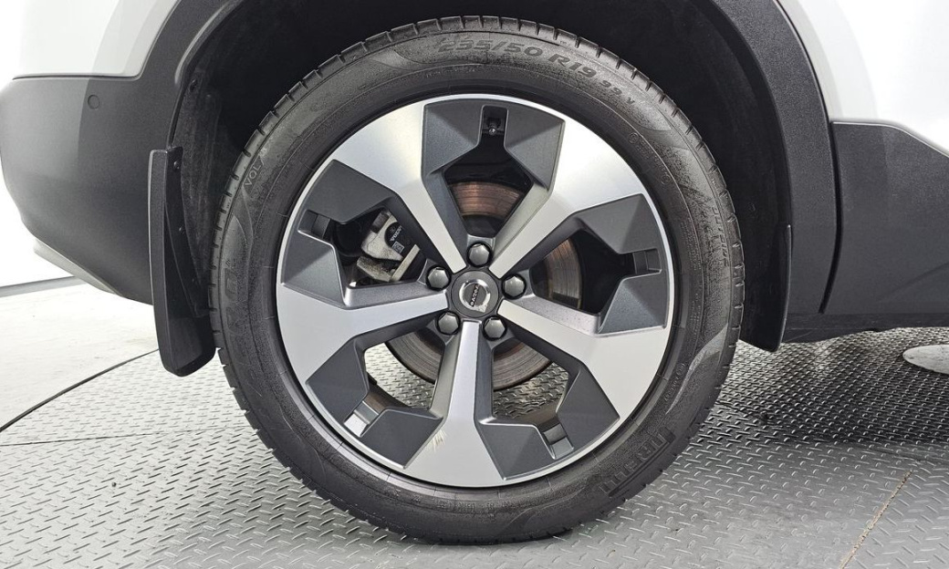 Volvo XC40 B4 Ultra Bright, 2025