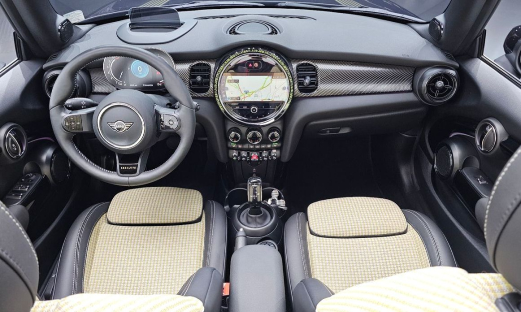 Mini Cooper Convertible Resolute Edition, 2024