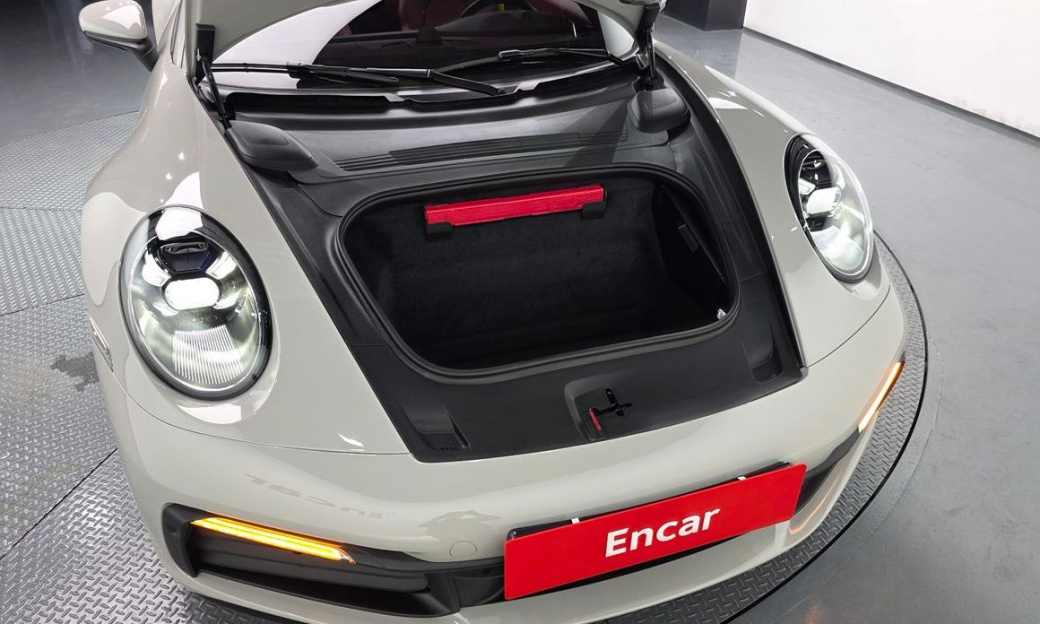 Porsche 911 Carrera Cabriolet, 2024