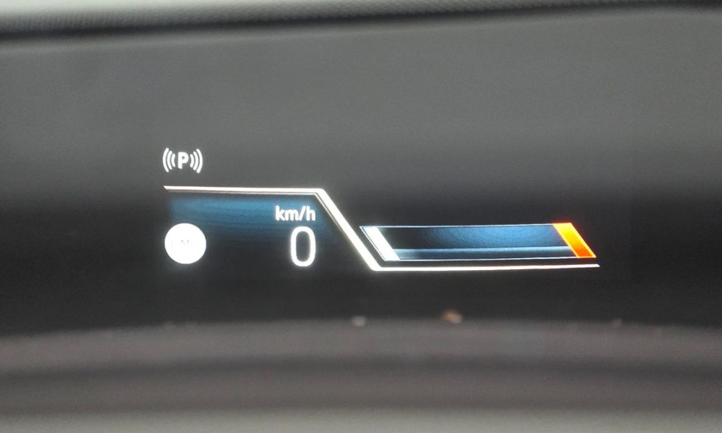 BMW 2-Series 218d Luxury, 2022